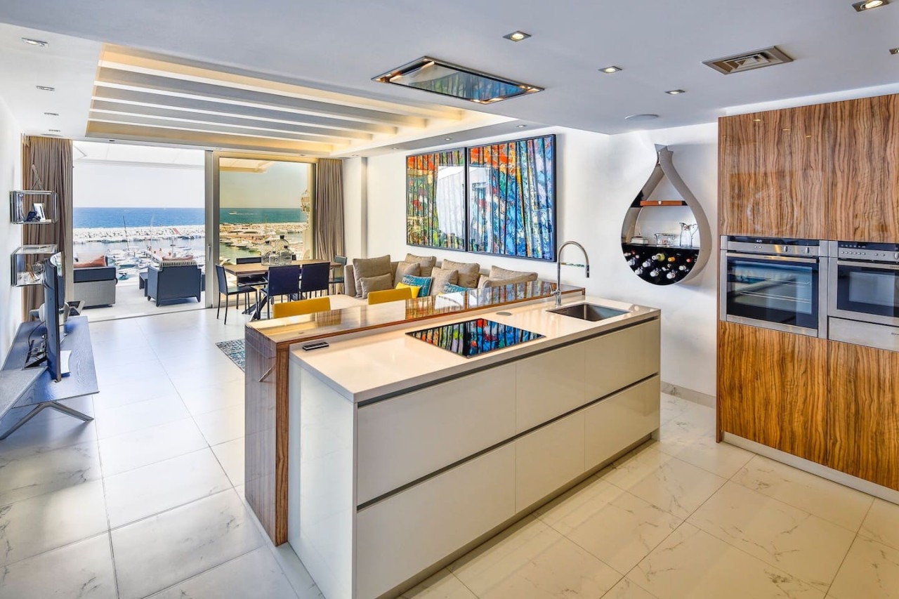 *Luxury Selection* Puerto Banus Front Line
