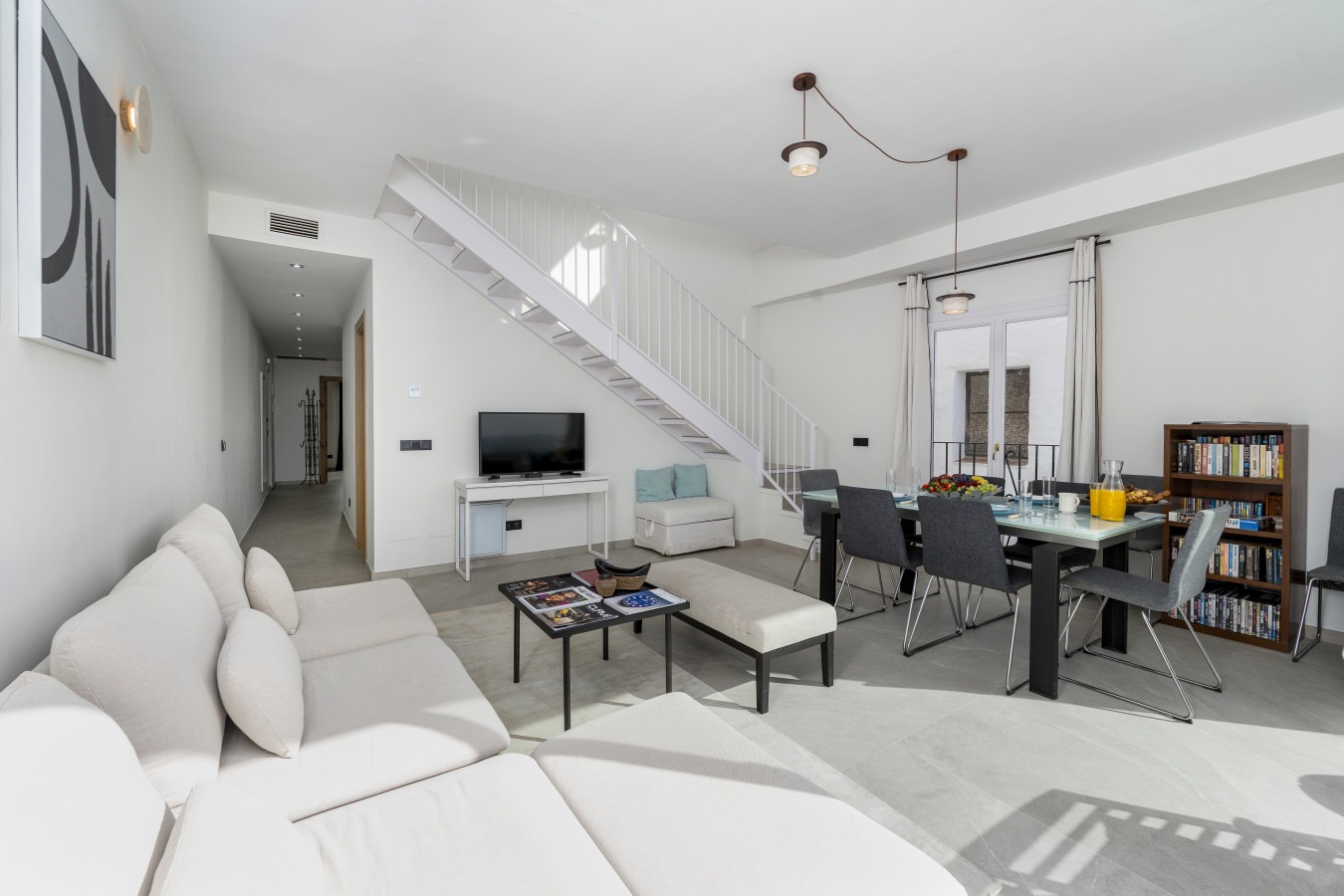 *Fully Renovated* Puerto Banus Marbella Front Line Penthouse