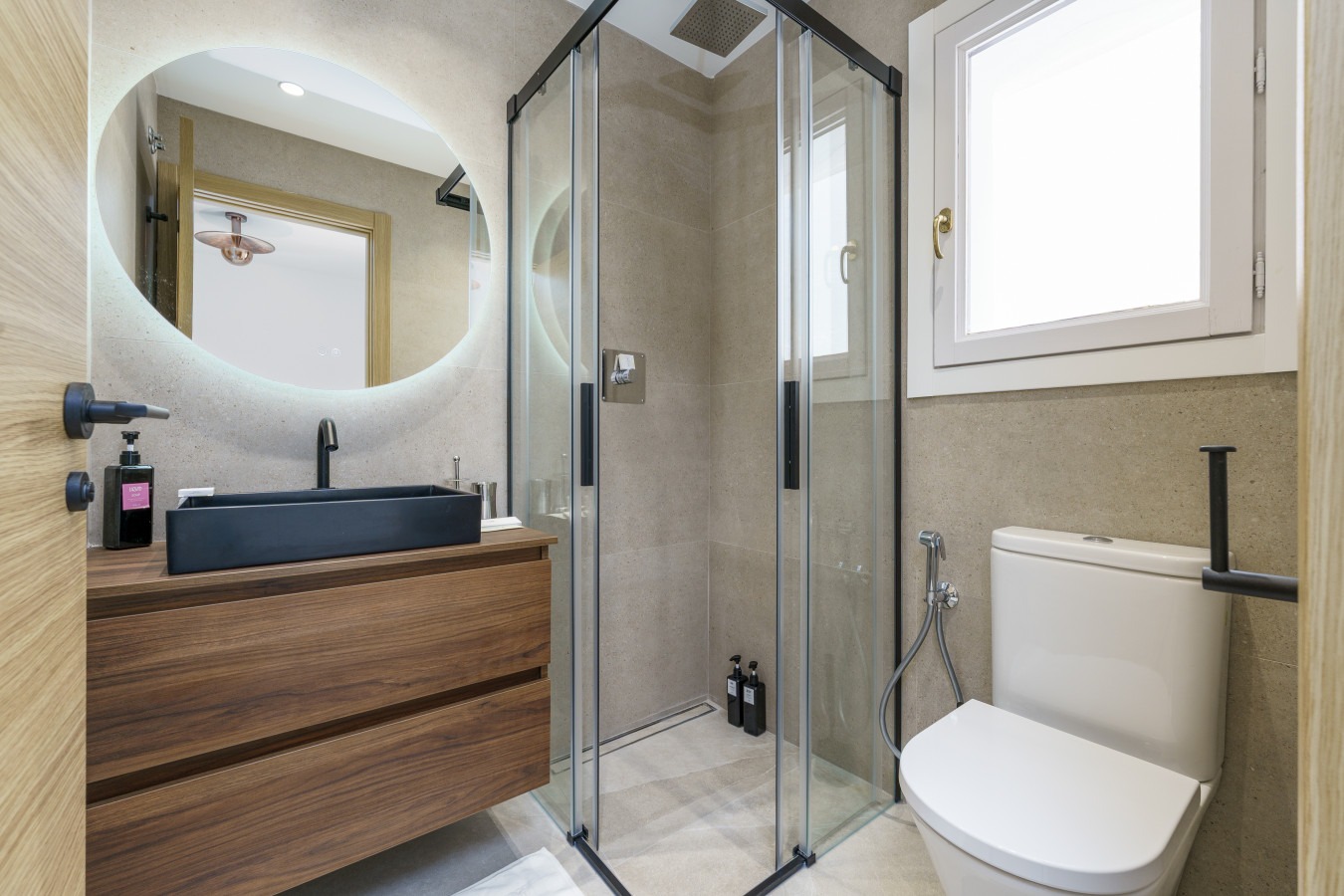 *Fully Renovated* Puerto Banus Marbella Front Line Penthouse