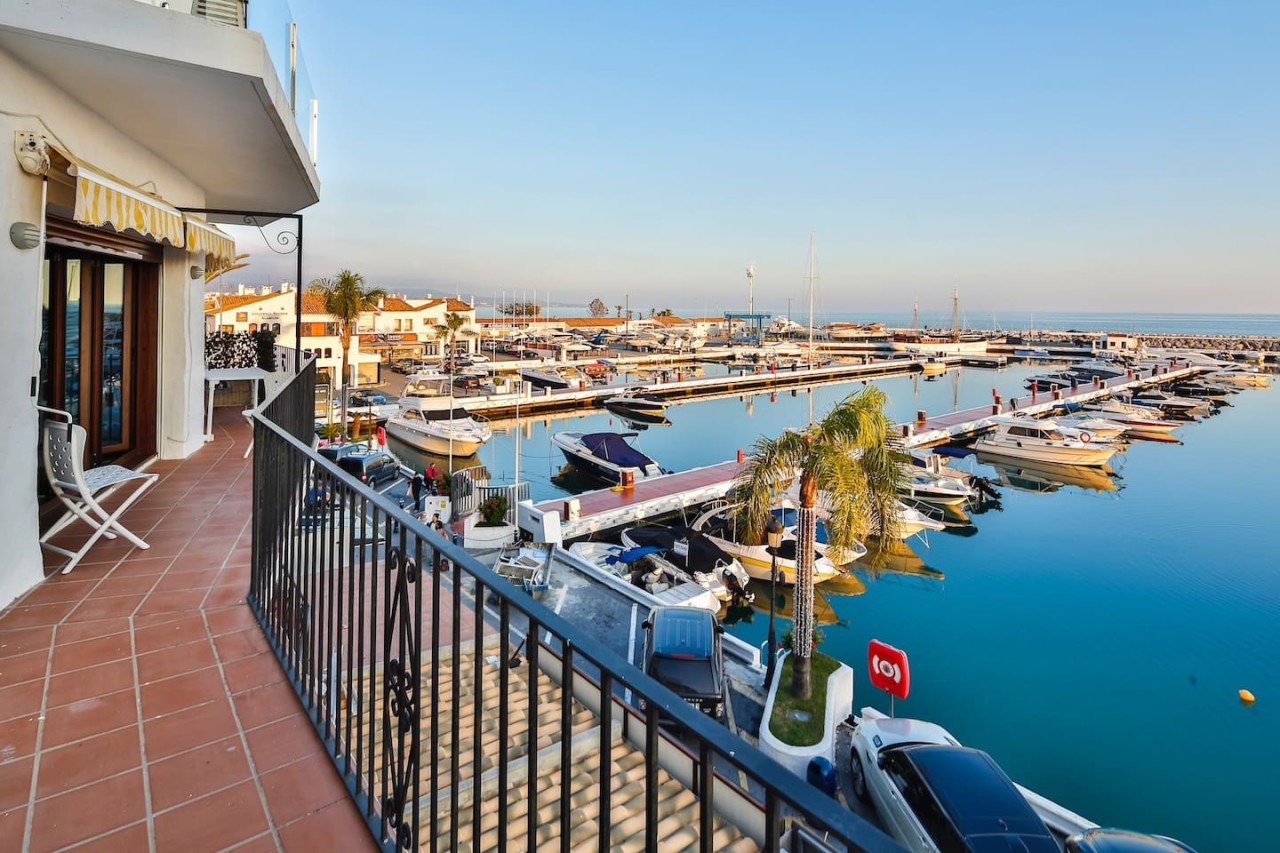 Puerto Banus Marbella Front Line 270 meters
