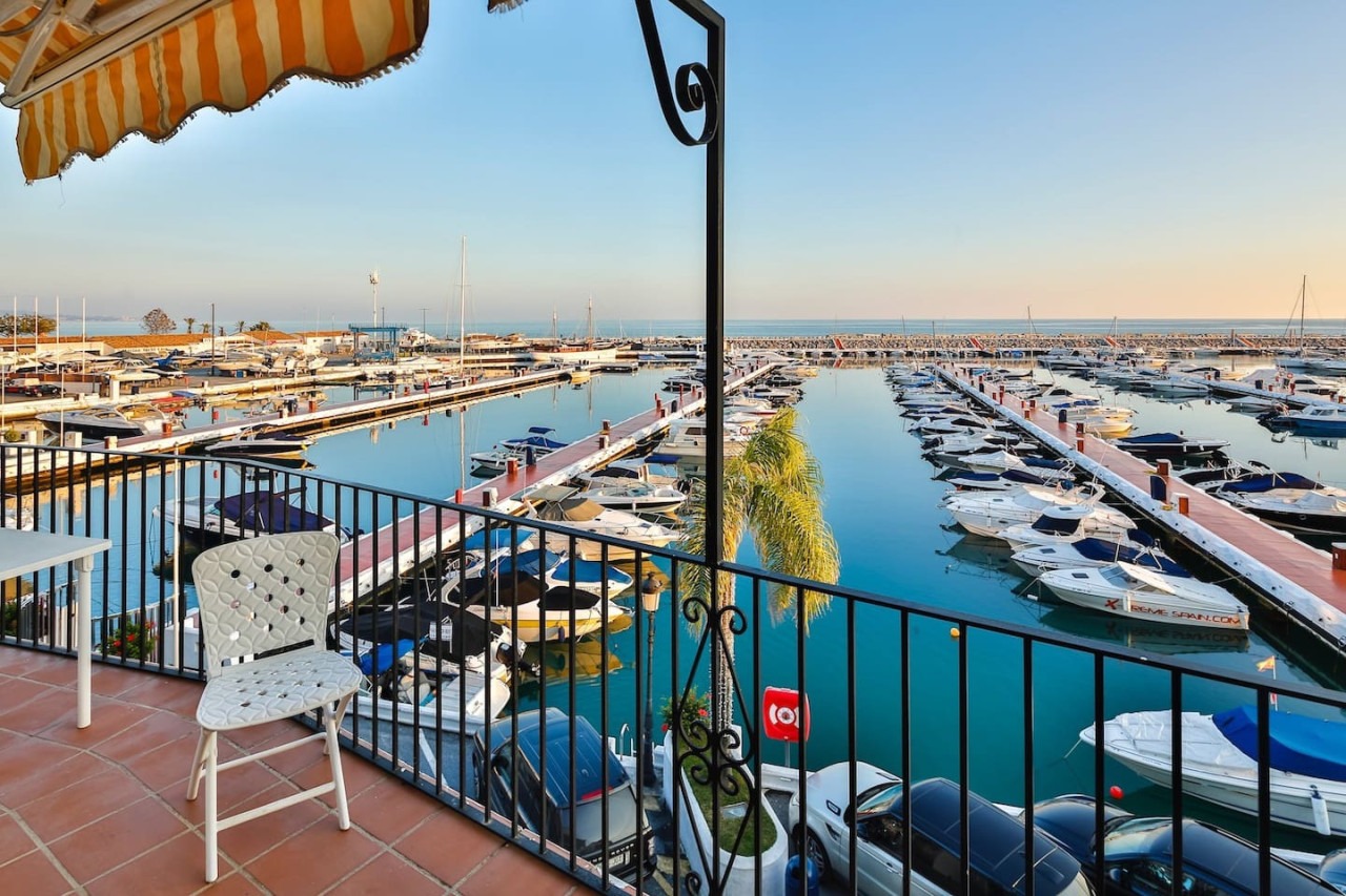 Puerto Banus Marbella Front Line 270 meters