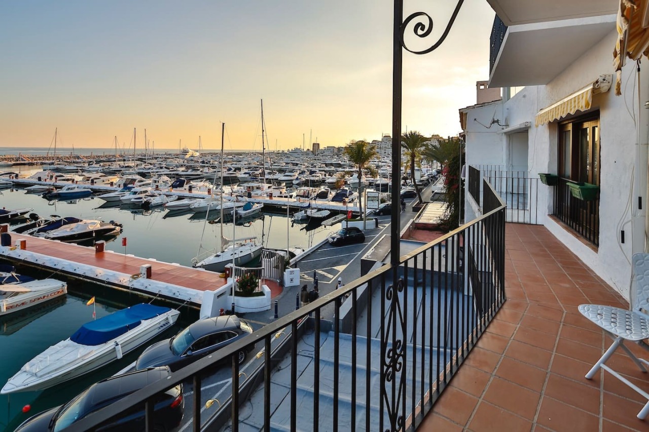 Puerto Banus Marbella Front Line 270 meters