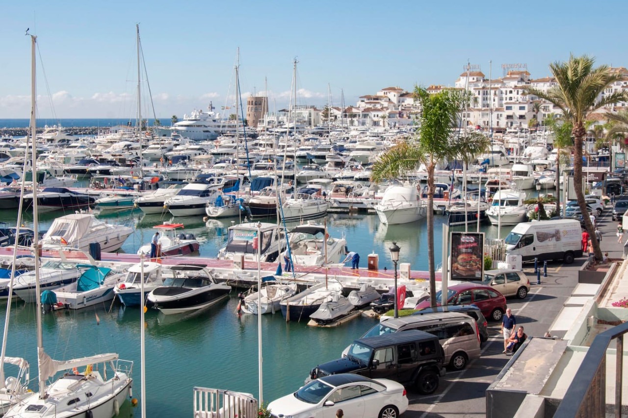 Puerto Banus Marbella Front Line 270 meters