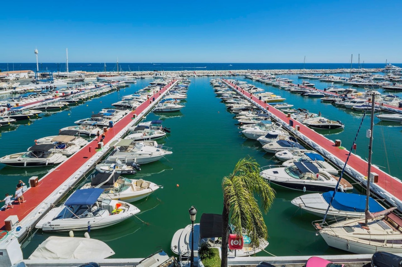 Puerto Banus Marbella Front Line 270 meters