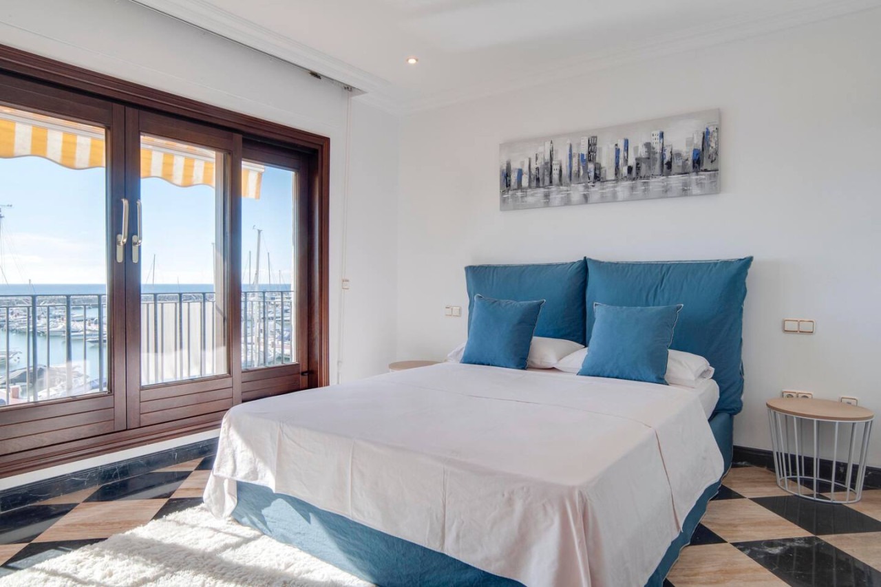 Puerto Banus Marbella Front Line 270 meters