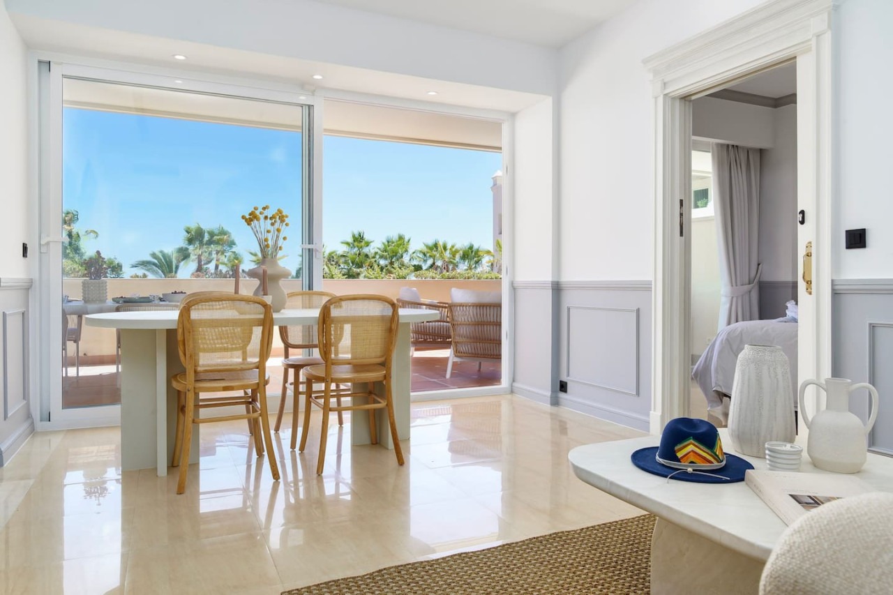 Stunning Renovated 2 Bedroom