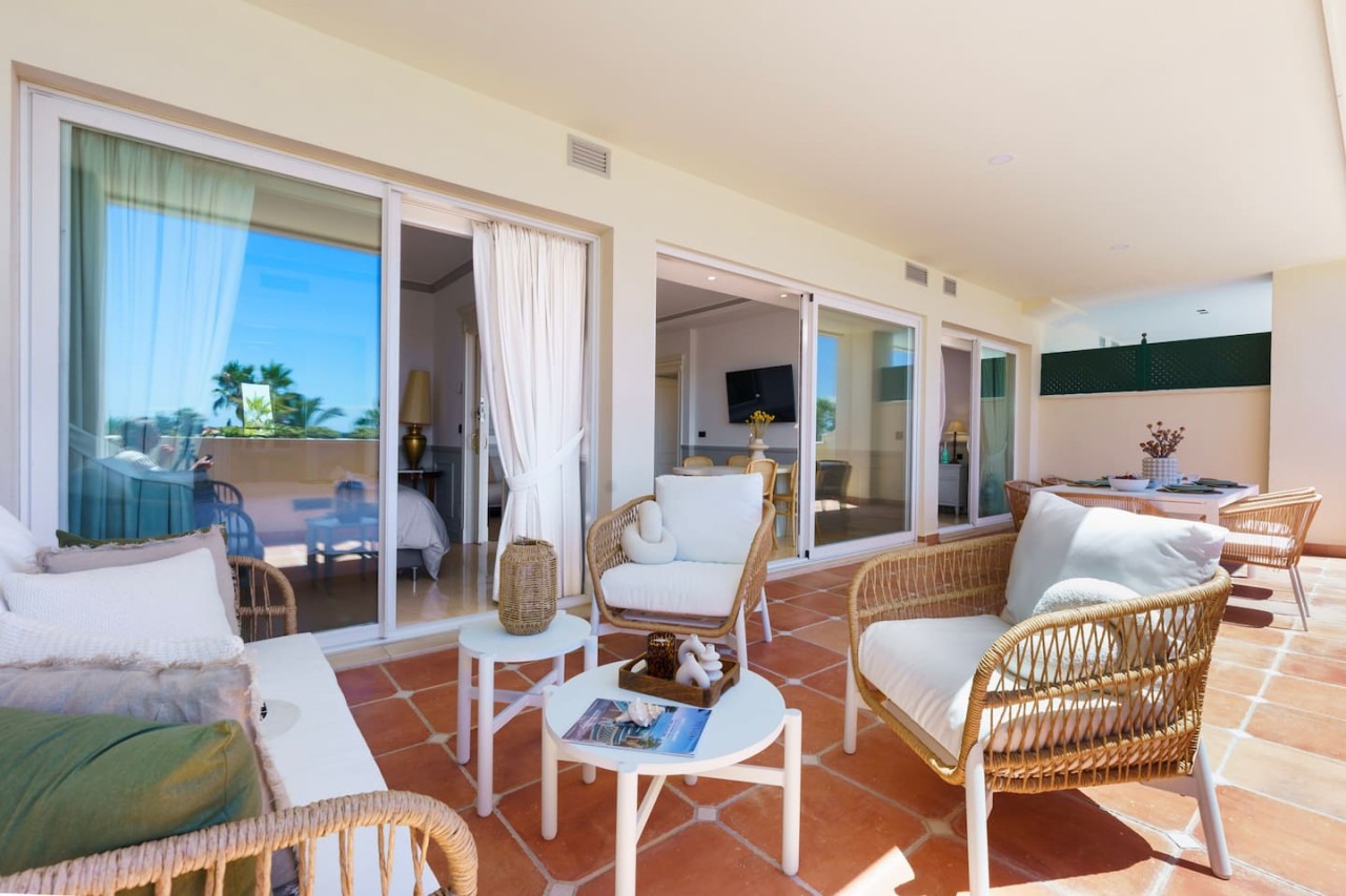 Stunning Renovated 2 Bedroom