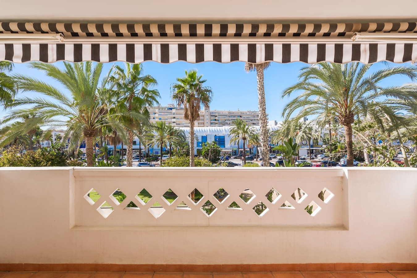 Front Line Beach Playa Rocio Puerto Banus